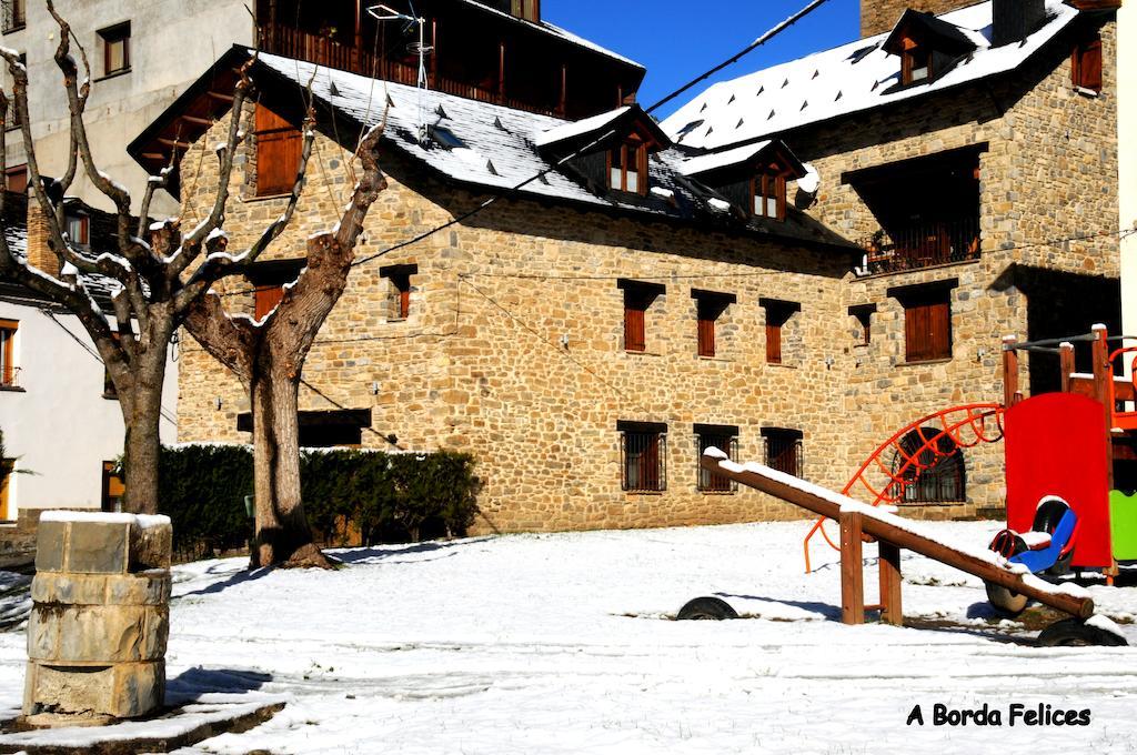 Borda Felices Hostel Broto Exterior photo